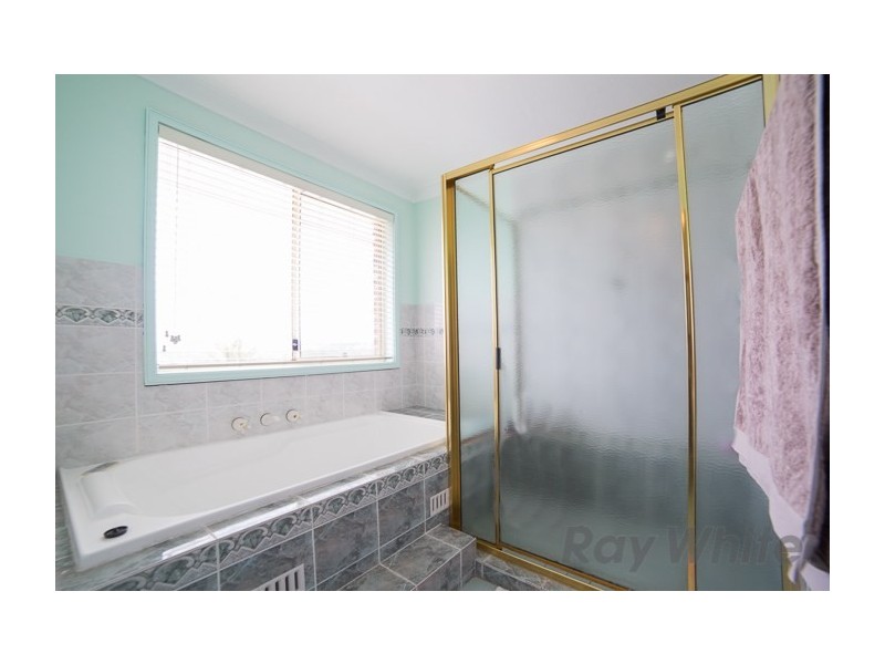 17 Ulverston Way, Lakelands NSW 2282