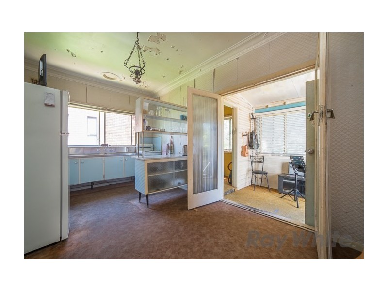 17 Ocean Street, Redhead NSW 2290