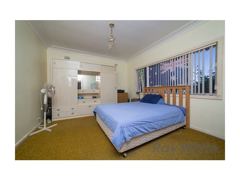 17 Ocean Street, Redhead NSW 2290