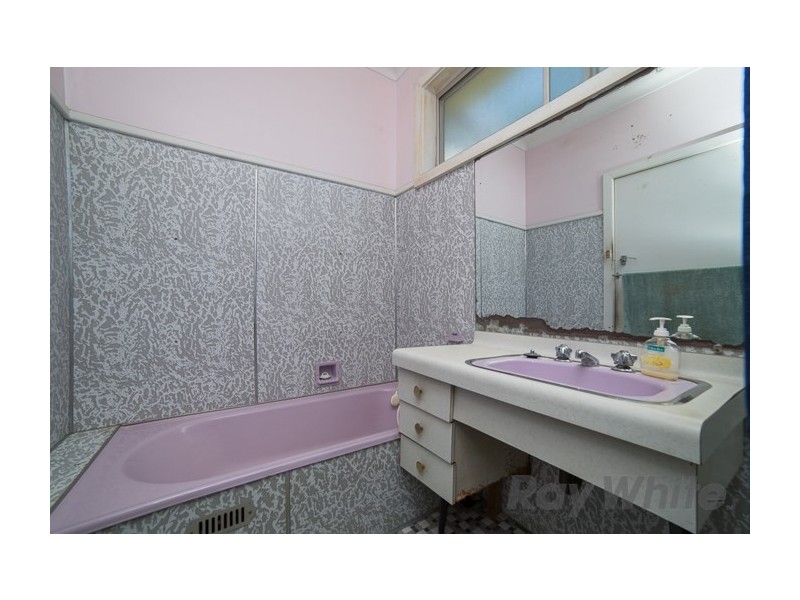 17 Ocean Street, Redhead NSW 2290