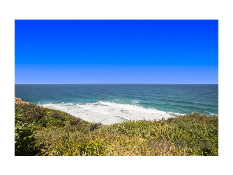 17 Ocean Street, Redhead NSW 2290