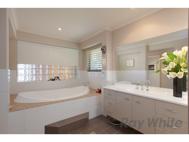 9 Chateau Place, Eleebana NSW 2282