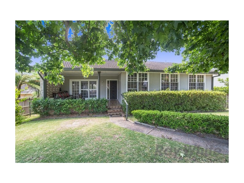 15 Taylor Crescent, Warners Bay NSW 2282