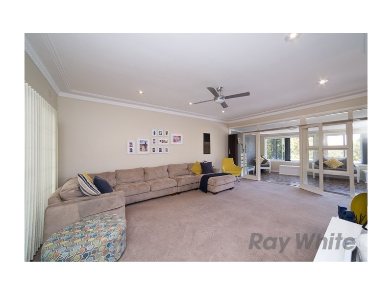 15 Taylor Crescent, Warners Bay NSW 2282