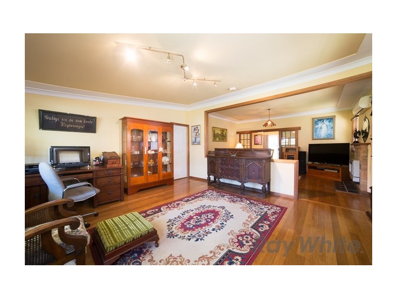 124 Rae Crescent, Kotara NSW 2289