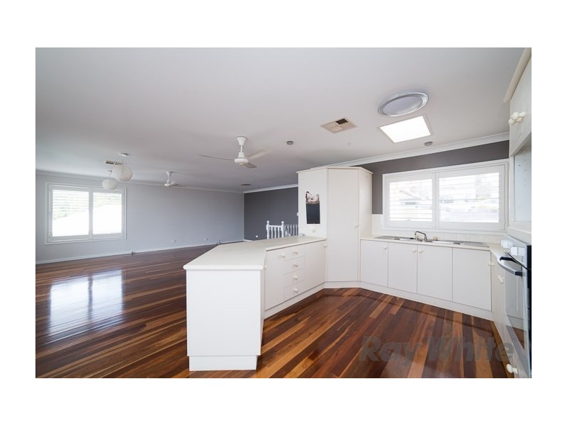 96 Ross Street, Belmont NSW 2280