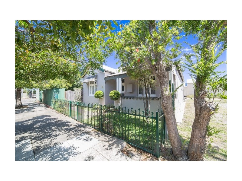 24 Bishopsgate Street, Wickham NSW 2293