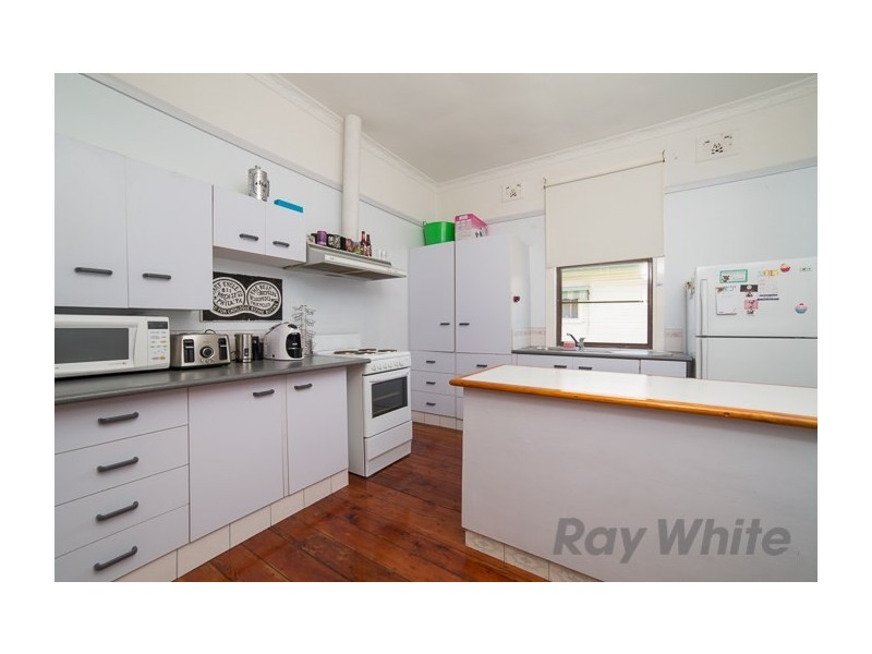 5 Vera Street, Waratah West NSW 2298