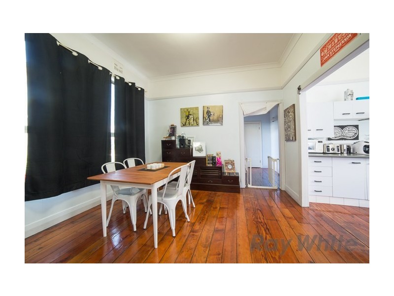 5 Vera Street, Waratah West NSW 2298