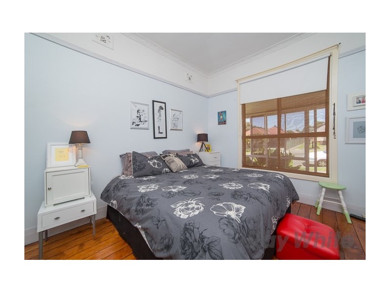 5 Vera Street, Waratah West NSW 2298