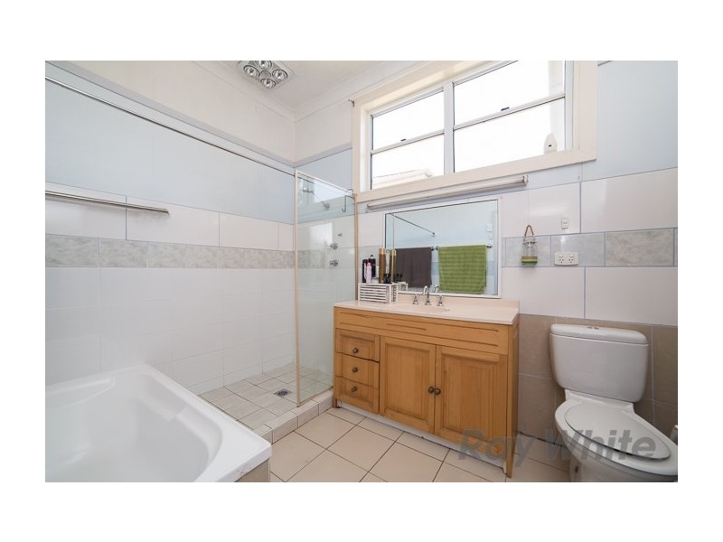 5 Vera Street, Waratah West NSW 2298