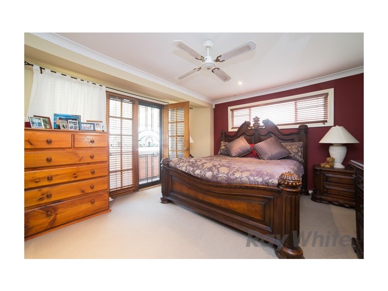 1 Loderi Close, Warabrook NSW 2304