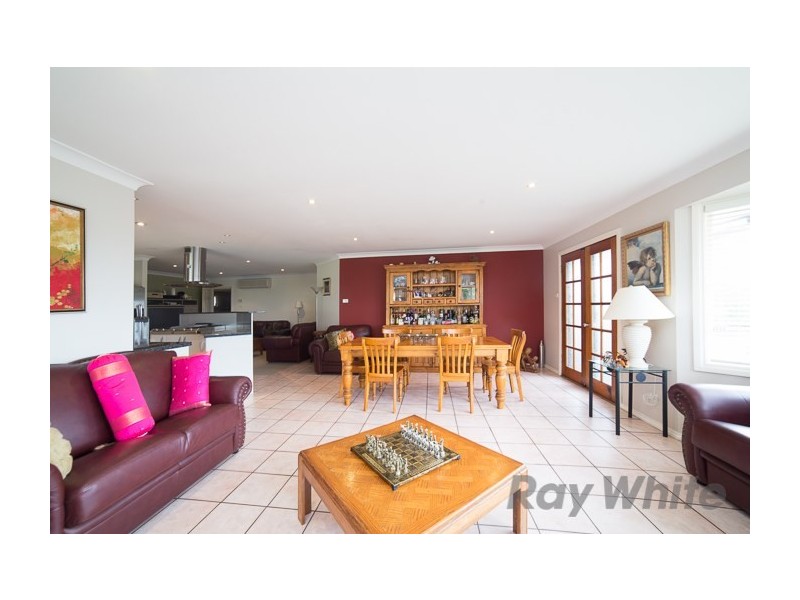 1 Loderi Close, Warabrook NSW 2304