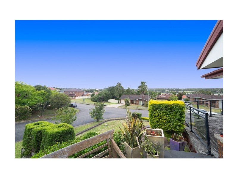 1 Loderi Close, Warabrook NSW 2304