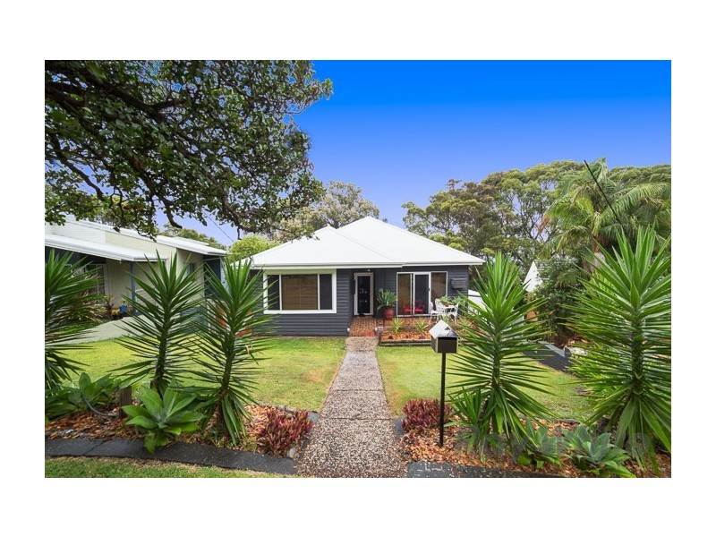 38 Garden Grove Parade, Adamstown Heights NSW 2289