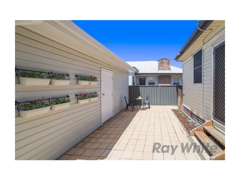 17 Collins Street, Georgetown NSW 2298