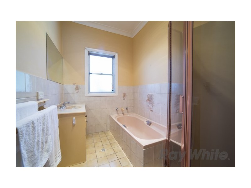 17 Collins Street, Georgetown NSW 2298