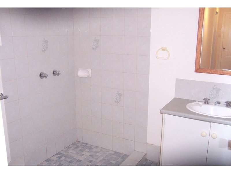 5 New Street, Belmont NSW 2280