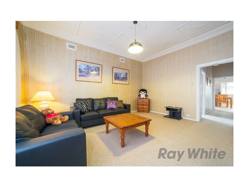 35 Nevill Street, Mayfield NSW 2304
