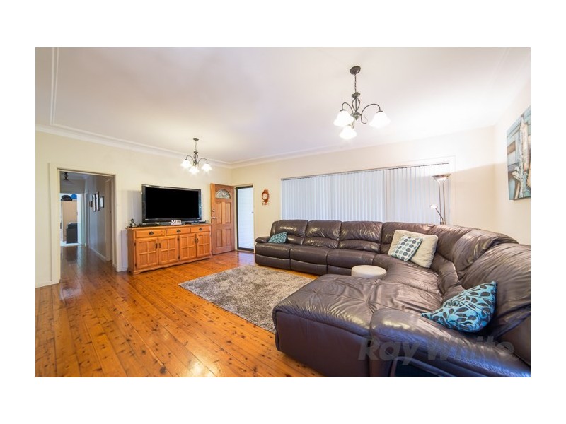 17 Michele Crescent, Glendale NSW 2285