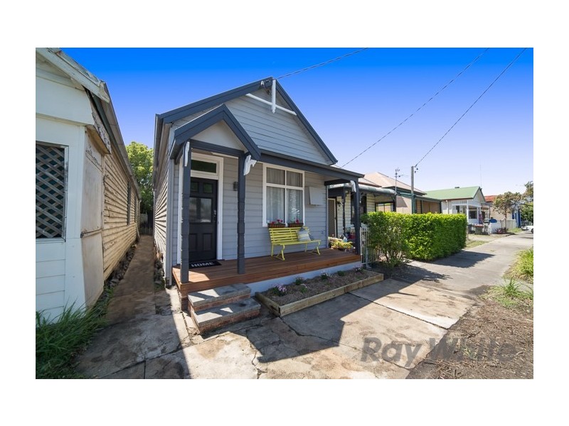 8 Bourke Street, Carrington NSW 2294