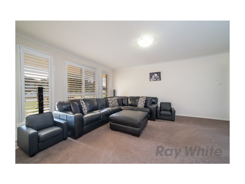 4 Sandalwood Avenue, Fletcher NSW 2287