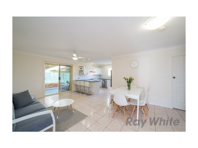 4 Sandalwood Avenue, Fletcher NSW 2287