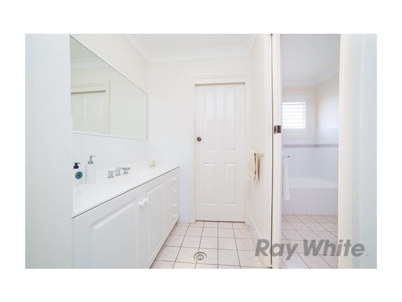 4 Sandalwood Avenue, Fletcher NSW 2287