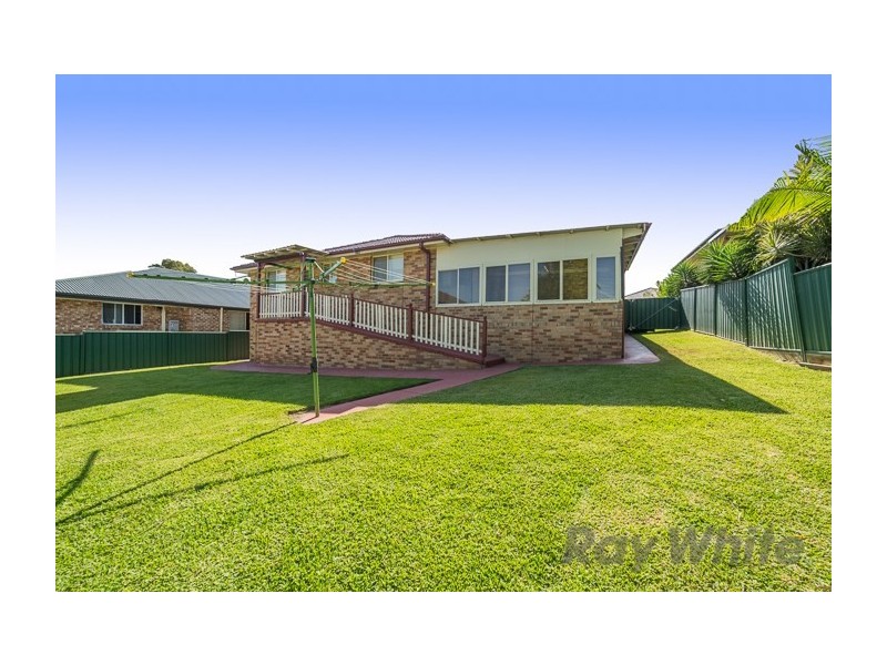 4 Sandalwood Avenue, Fletcher NSW 2287