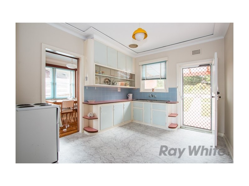 17 Garden Grove Parade, Adamstown Heights NSW 2289