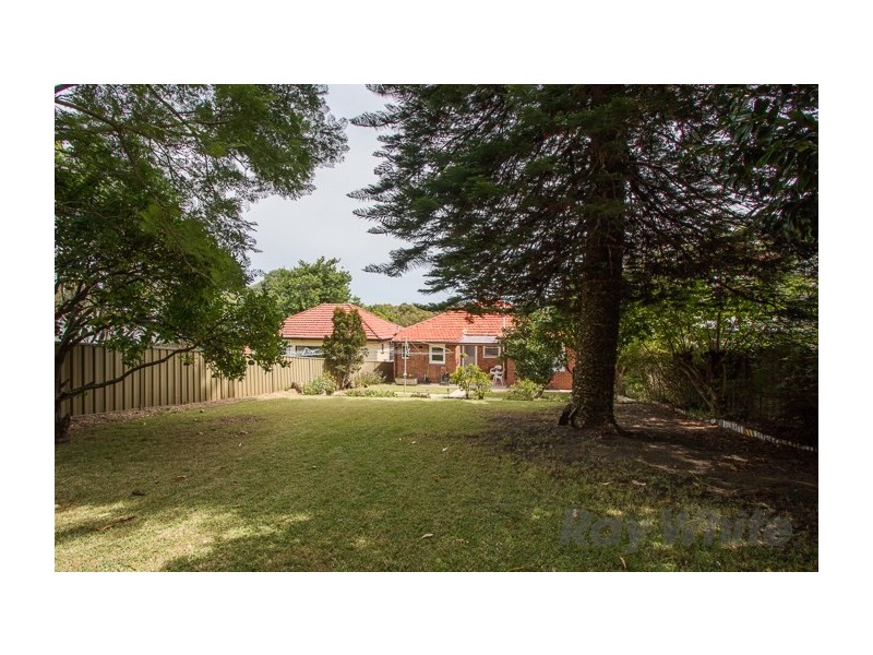 17 Garden Grove Parade, Adamstown Heights NSW 2289