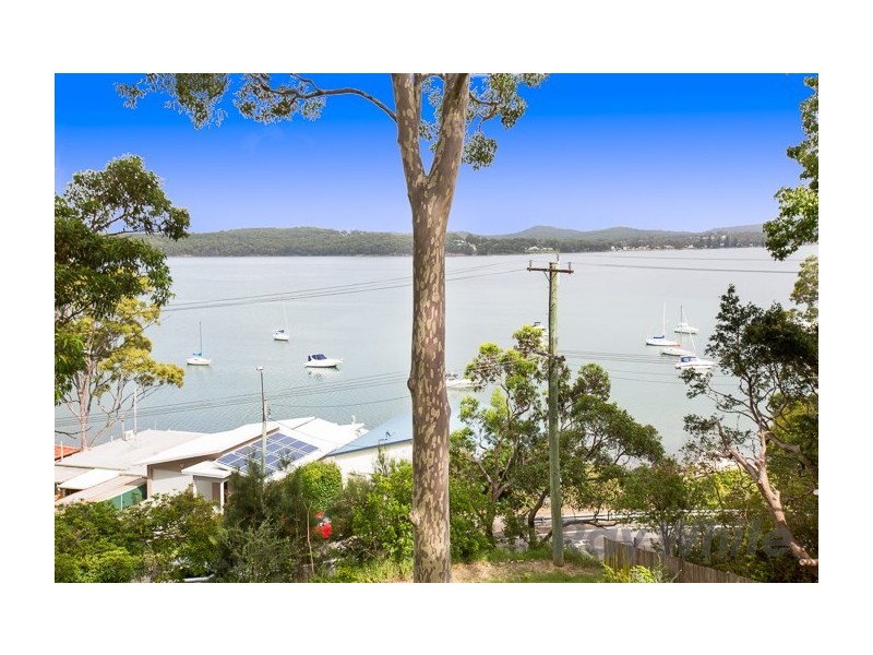17 Croft Road, Eleebana NSW 2282