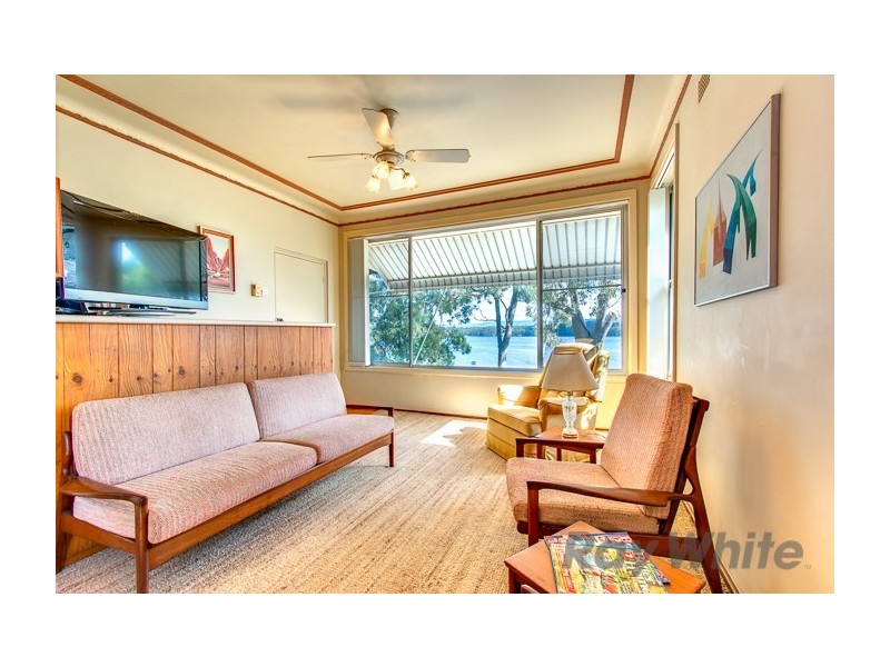 17 Croft Road, Eleebana NSW 2282