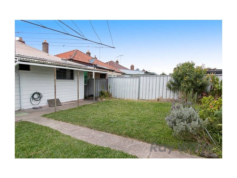 60 Barton Street, Mayfield NSW 2304