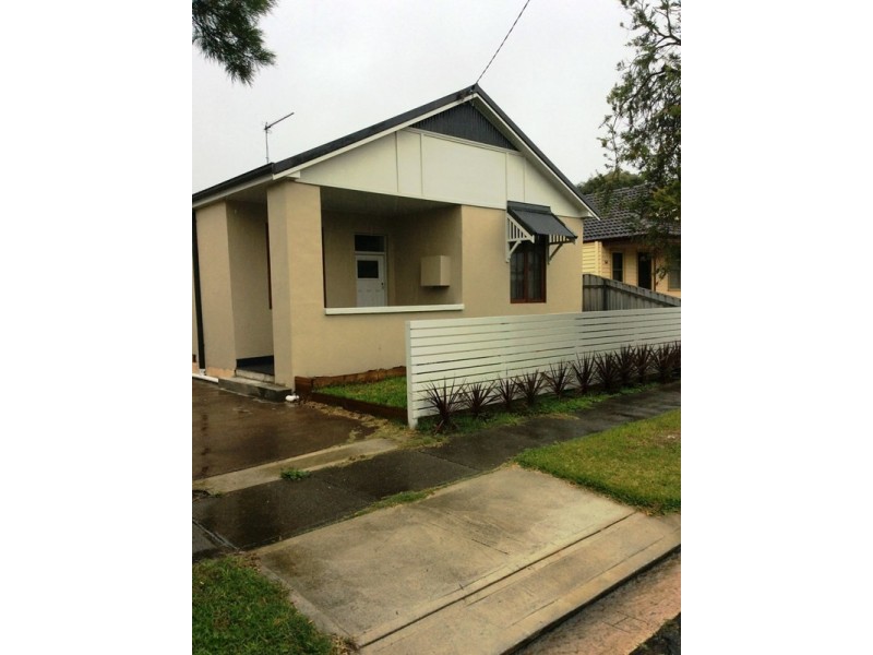 12 Nelson Street, Mayfield NSW 2304