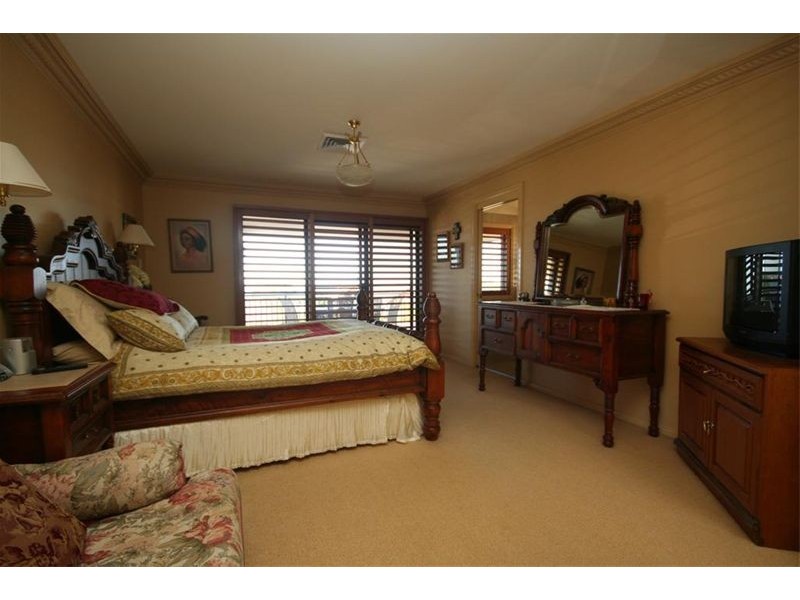 105 Ross Street, Belmont NSW 2280