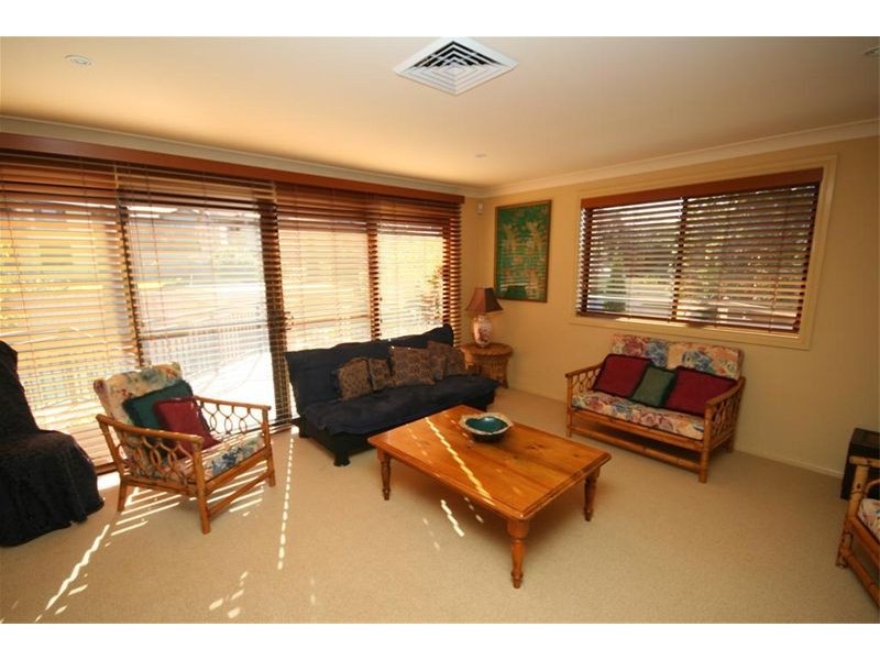 105 Ross Street, Belmont NSW 2280