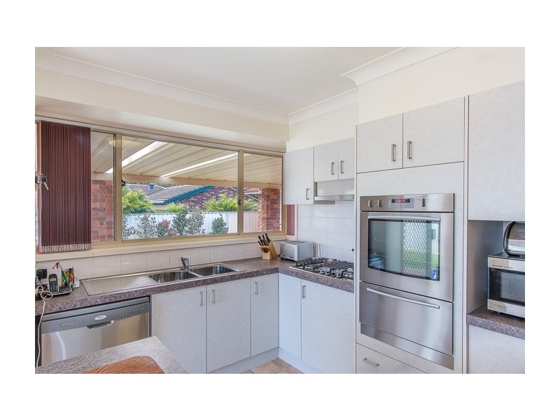 75 Myles Avenue, Warners Bay NSW 2282
