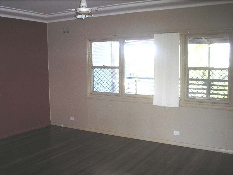 27 Reservoir Road, Glendale NSW 2285