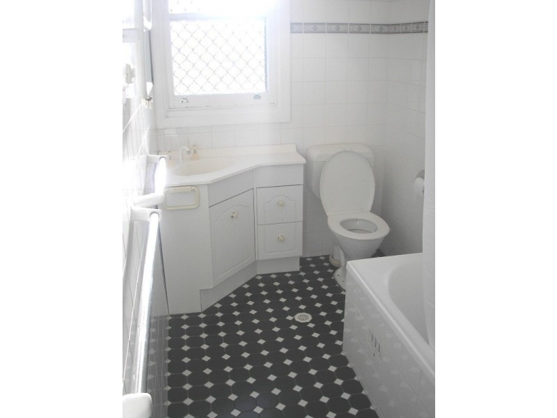 27 Reservoir Road, Glendale NSW 2285