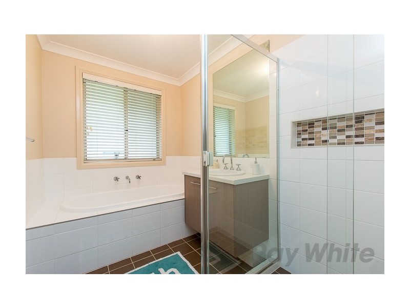 15 Graysynd Circuit, Cameron Park NSW 2285