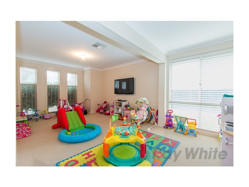 15 Graysynd Circuit, Cameron Park NSW 2285