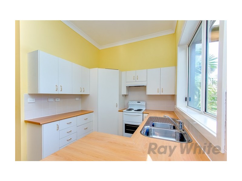 32 Garden Grove Parade, Adamstown Heights NSW 2289