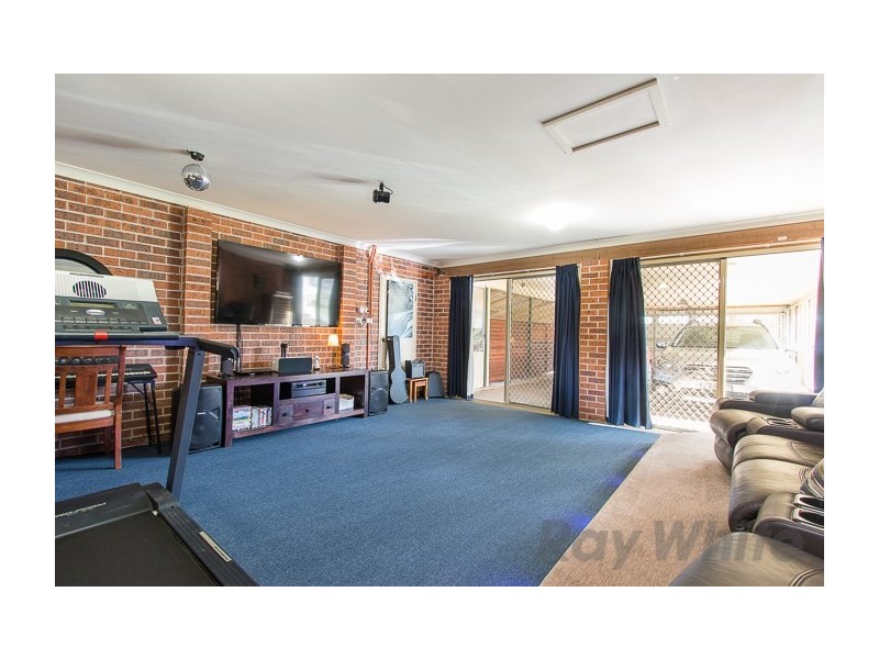 2 Brough Place, Wallalong NSW 2320