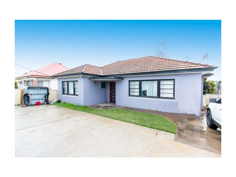 210 New England Highway, Rutherford NSW 2320