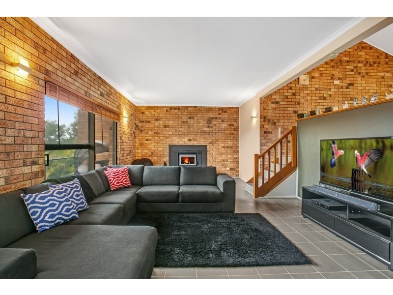 4 Chelston Street, Warners Bay NSW 2282