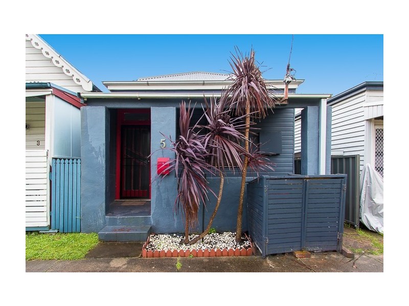 5 Hargrave Street, Carrington NSW 2294