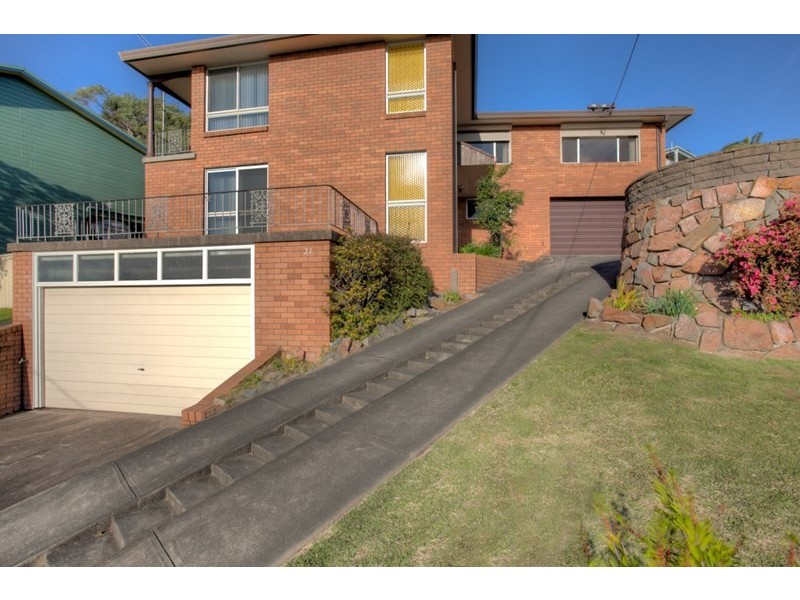 21 Yule Road, Merewether NSW 2291