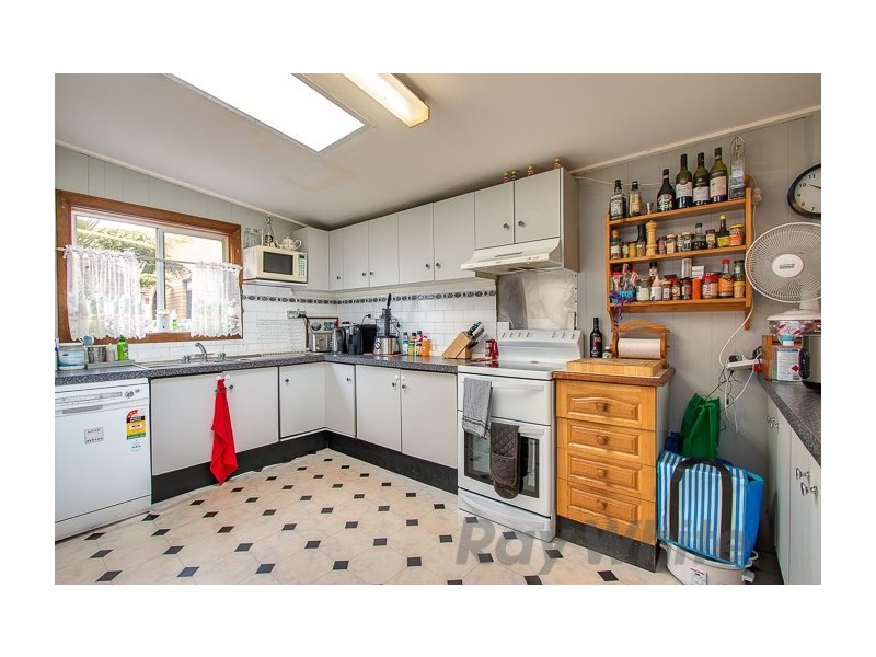 4 Mount Street, Maryland NSW 2287