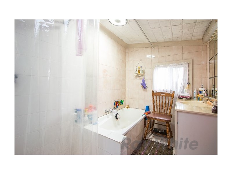 4 Mount Street, Maryland NSW 2287